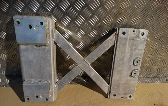 Porsche Panamera (971) Engine mount bracket