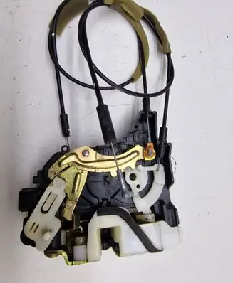 Mitsubishi Grandis Rear door lock MN167832