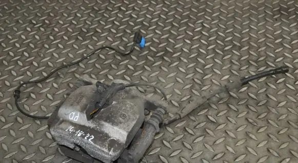 Mercedes-Benz C W205 Front brake caliper