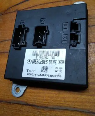 Mercedes-Benz E W211 Comfort/convenience module 2115452132