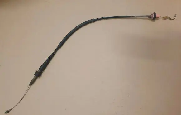 Volkswagen PASSAT B3 Throttle cable 191721555