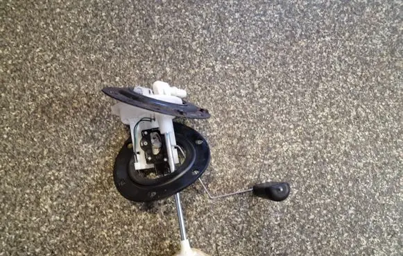 Subaru Legacy Fuel level sensor 