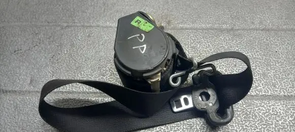 Ford Focus Front seatbelt