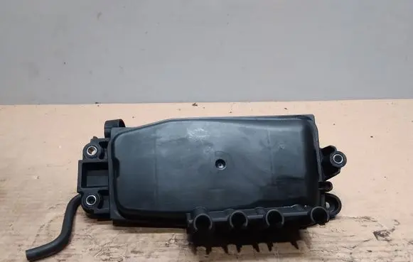 Vacuum air tank