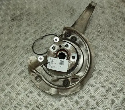 BMW iX Front wheel hub 6890574