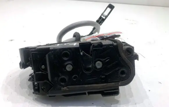Volkswagen PASSAT B8 Front door lock 5NB837016B