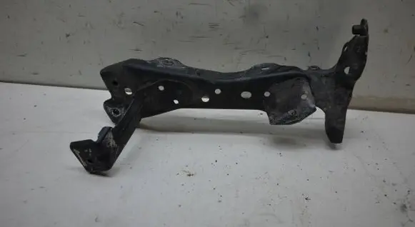 Audi A3 S3 8V Fender mounting bracket 8V0821167A
