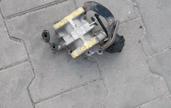 Volkswagen PASSAT B5.5 EGR valve 03G131063E