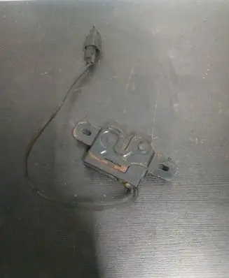 Volvo V70 Engine bonnet/hood lock/catch 30649448 30649447