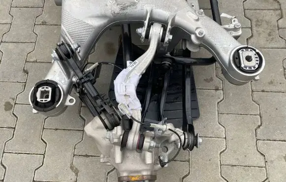 BMW 8 G14 Stub axle 