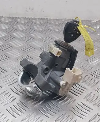 Toyota Avensis T270 Ignition lock 29653453