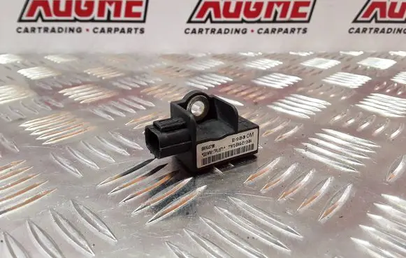 Honda CR-V Airbag deployment crash/impact sensor 5WK43786