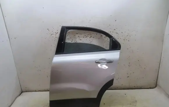 Fiat 500X Rear door