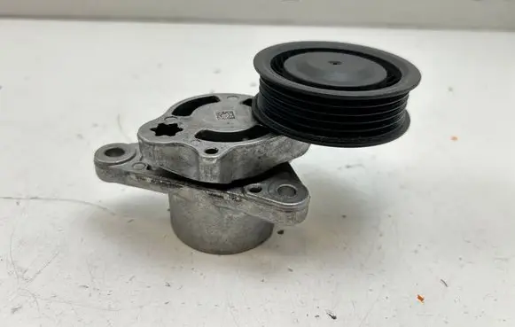 Mercedes-Benz GLC X253 C253 Generator/alternator belt tensioner A6542004700