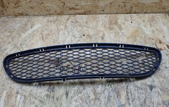 BMW 3 E90 E91 Front bumper lower grill 7198906