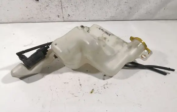 Dodge Caliber Windshield washer fluid reservoir/tank 05303789AF 05152075AC