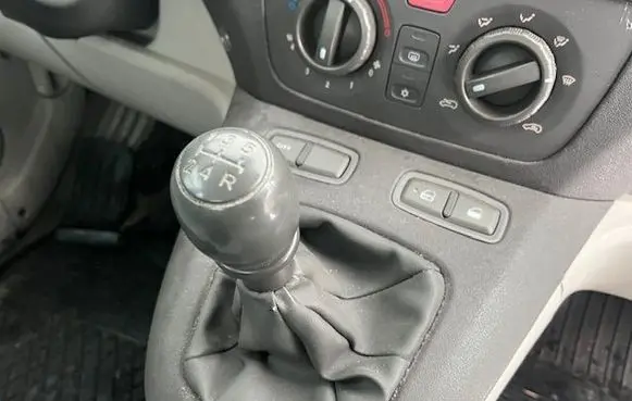 Fiat Idea Gear shifter/selector 