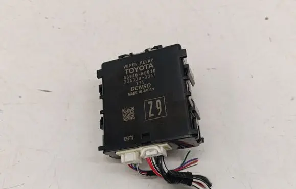 Toyota Yaris XP210 Window wiper relay 85940K0010