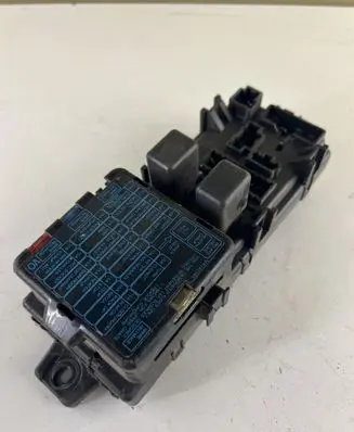 Mitsubishi Pajero Fuse module MR142343