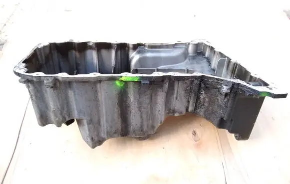Volkswagen Touareg I Oil sump 070103603