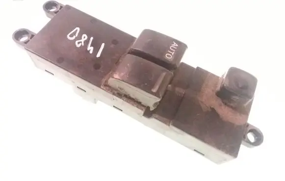 Nissan Primera Electric window control switch 25401AV620 C8DD704N