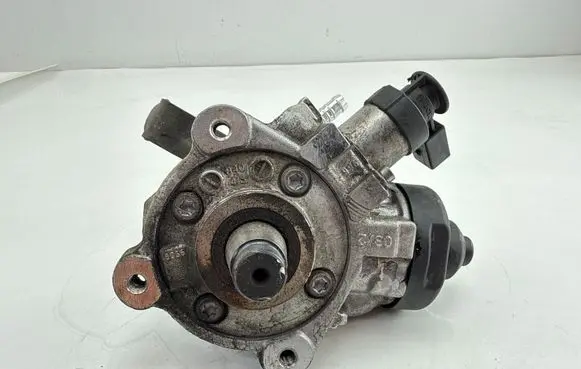 Volkswagen PASSAT B7 Fuel injection high pressure pump 03L130755L