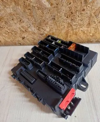 Opel Vectra C Fuse module 13125485 519029102 00053748