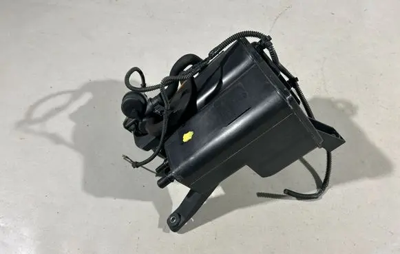 Volkswagen Touareg II Active carbon filter fuel vapour canister 7P0201801