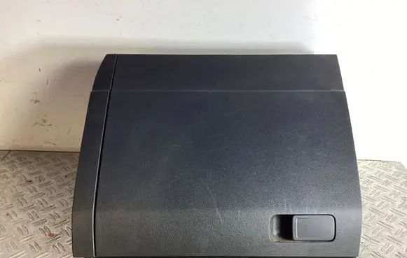 Volkswagen Tiguan Glove box 5NB857097E