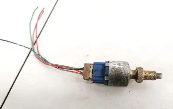 Toyota RAV 4 (XA20) Brake pedal sensor switch