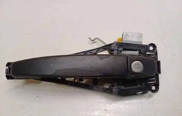Opel Zafira B Front door exterior handle 