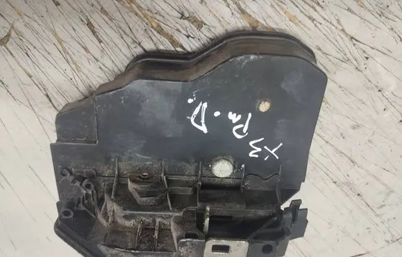 BMW X3 E83 Front door lock 