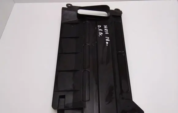 Toyota Yaris Other engine bay part S982