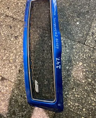 Skoda Octavia Mk2 (1Z) Front bumper upper radiator grill