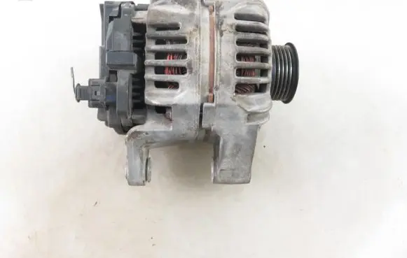 Opel Corsa D Generator/alternator 13222930ZY 0124325171