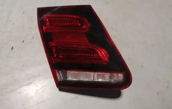 Tailgate rear/tail lights