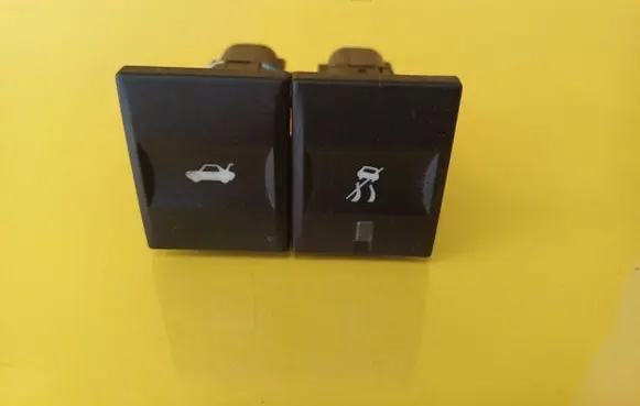 Tailgate opening switch