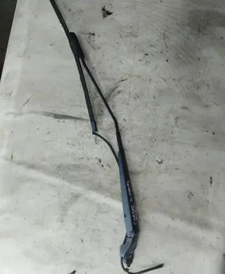Citroen C4 Cactus Front wiper blade arm 9801815380