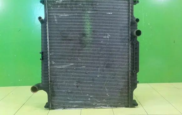 Land Rover Range Rover Sport L320 Coolant radiator UP53