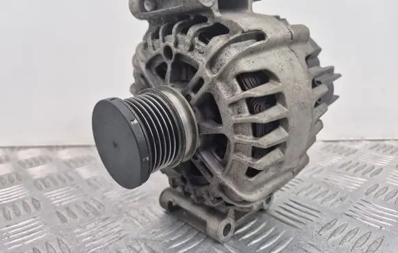 Mercedes-Benz E W212 Generator/alternator A0009067902