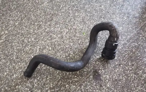 Volvo XC60 Engine coolant pipe/hose