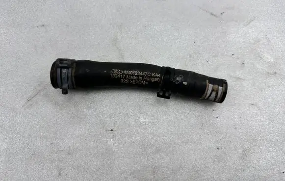 Audi Q7 4M Engine coolant pipe/hose 4M0122447C 4M0122447