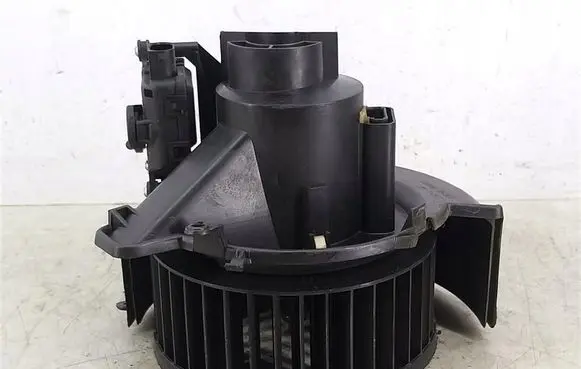 Opel Astra L Heater fan/blower 