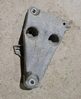 BMW 3 F30 F35 F31 Engine mounting bracket 22116784823 21038310