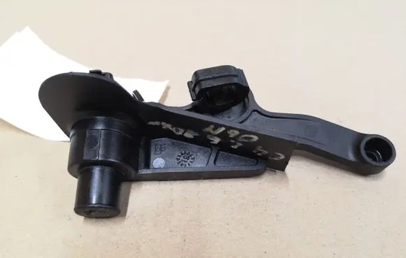 Citroen C4 I Picasso Crankshaft position sensor 9639999880 144335