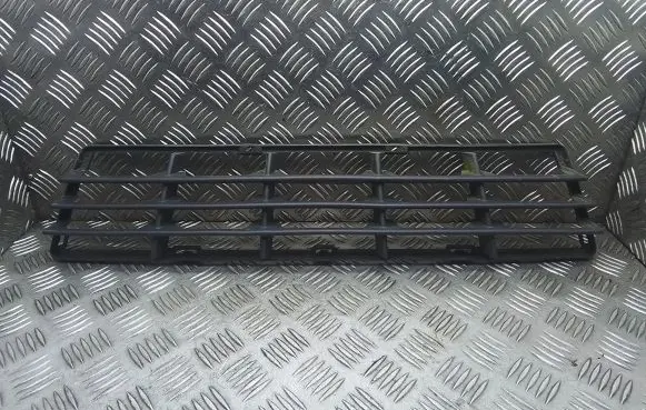 Volvo S40 Front bumper lower grill 30657006