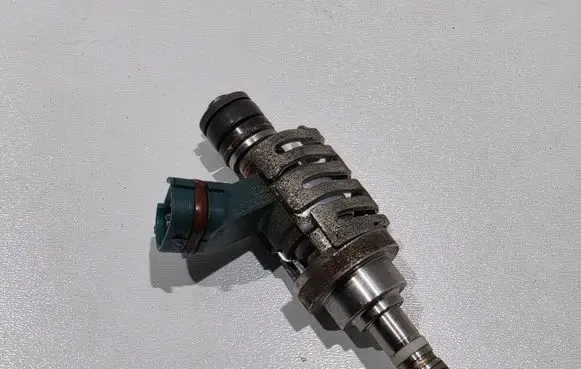 Lexus IS 220D-250-350 Fuel injector 2325031020