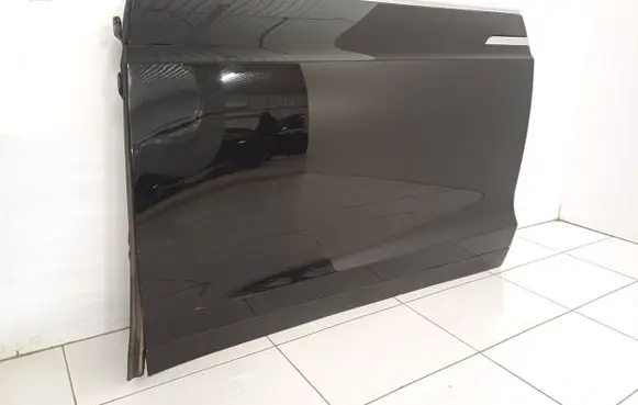 Tesla Model X Front door 1069535-E0-C