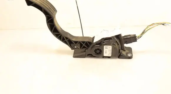Ford Focus Accelerator throttle pedal