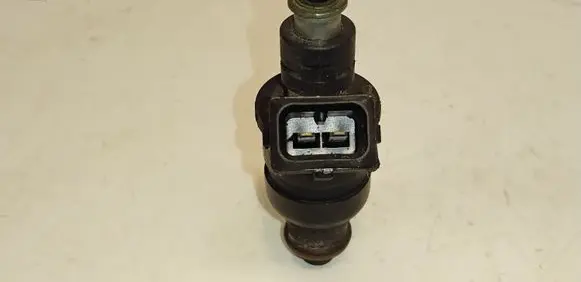 Audi A6 S6 C5 4B Fuel injector 078133551AC